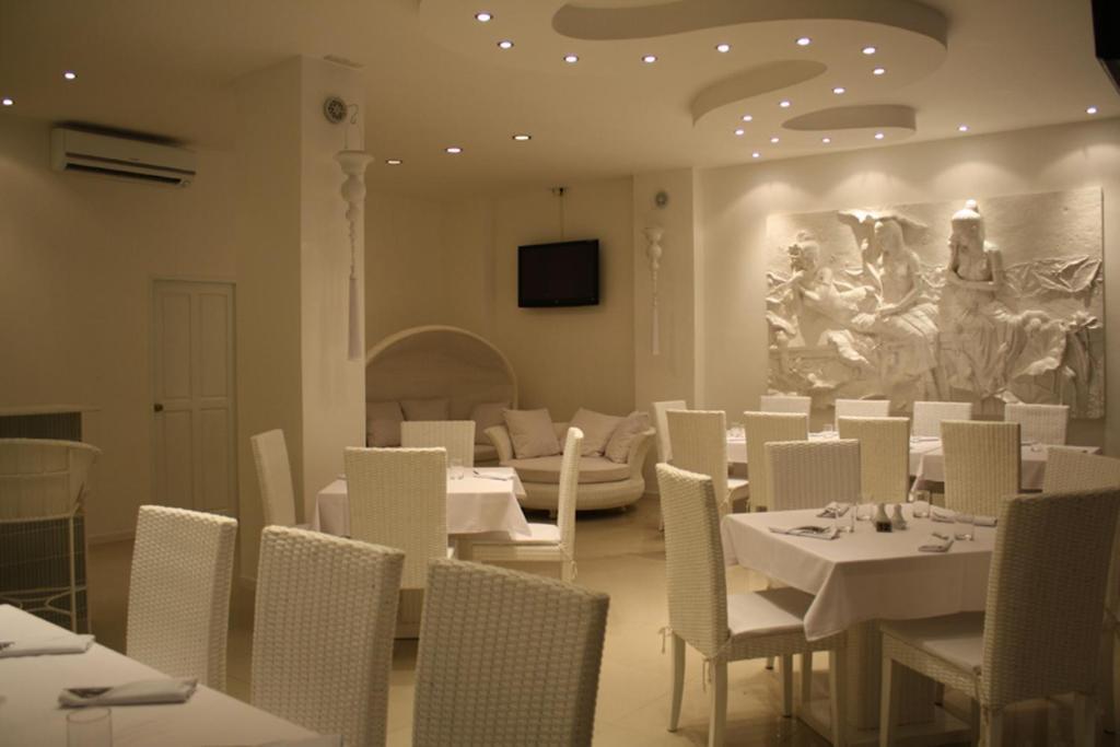 Santi White Hotel Phuket ภายนอก รูปภาพ