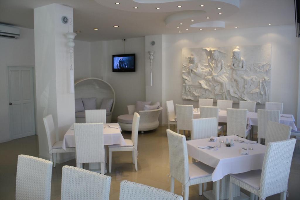 Santi White Hotel Phuket ภายนอก รูปภาพ