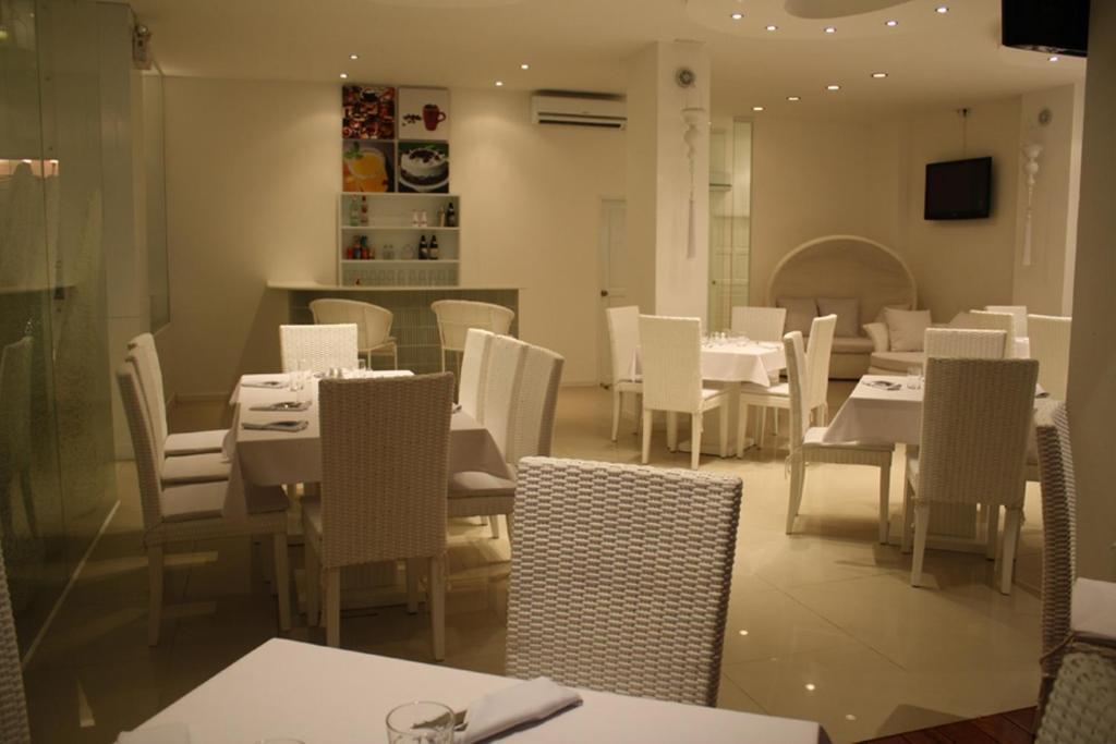 Santi White Hotel Phuket ภายนอก รูปภาพ
