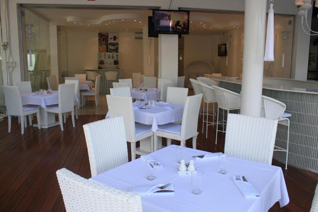 Santi White Hotel Phuket ภายนอก รูปภาพ